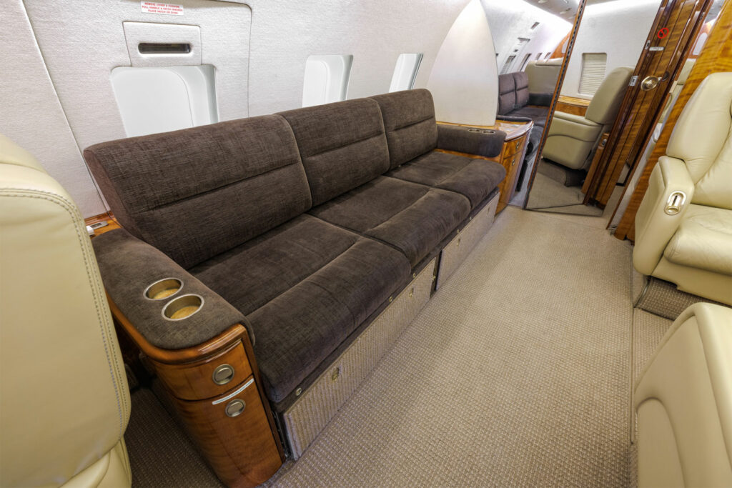 N601BE-Cabin-OpenWin-WebRes-1